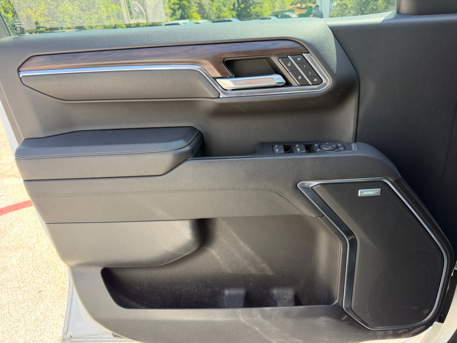 Used 2023 GMC Sierra 1500 SLT AWD/4WD image 23
