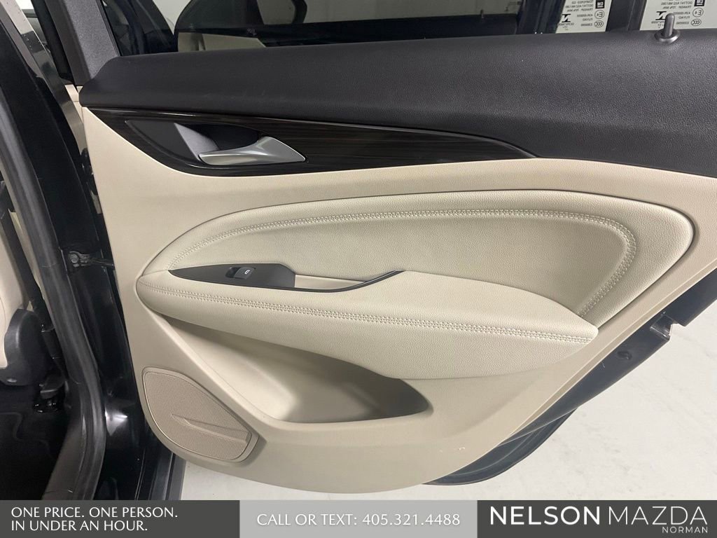 Used 2018 Buick Regal Essence w/ Driver Confidence Package #1 AWD/4WD image 22