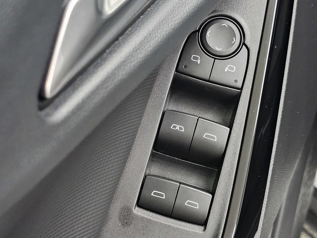Used 2025 Chevrolet Equinox LT w/ Safety and Technology Package FWD image 28