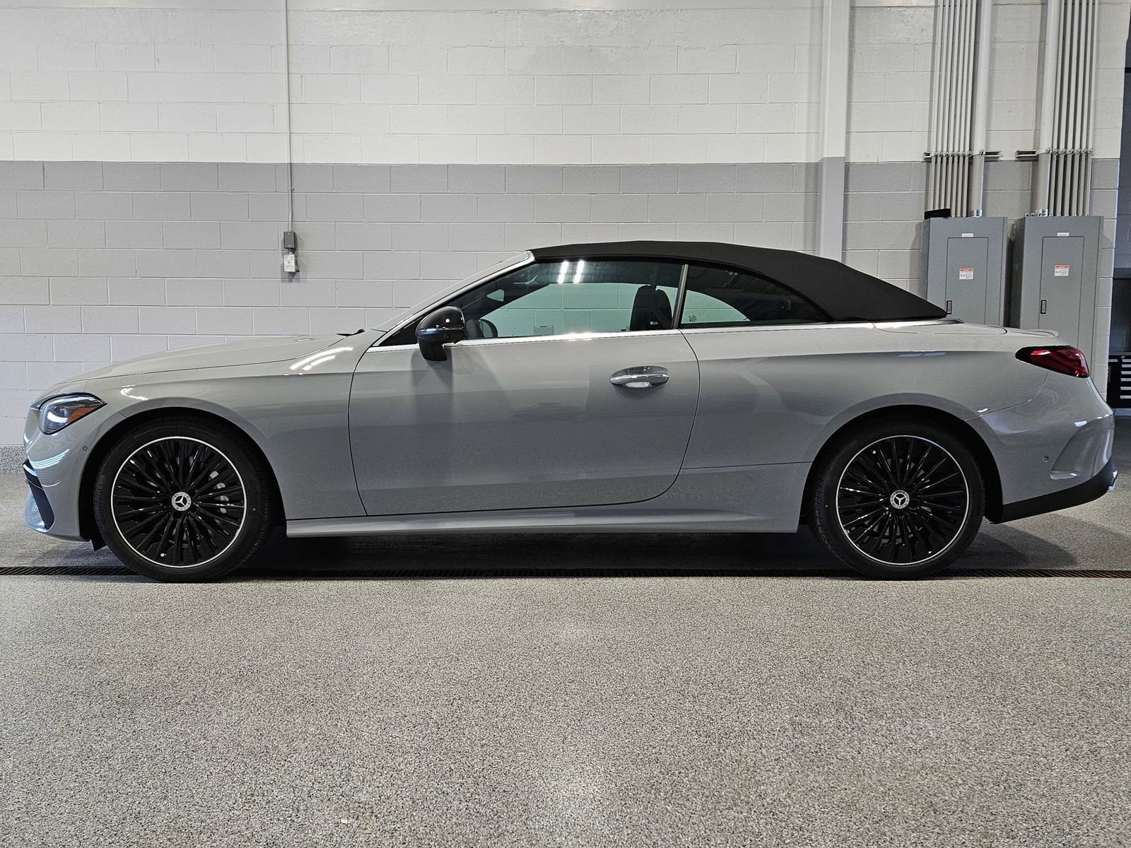 New 2026 Mercedes-Benz CLE 450 4MATIC Cabriolet image 9
