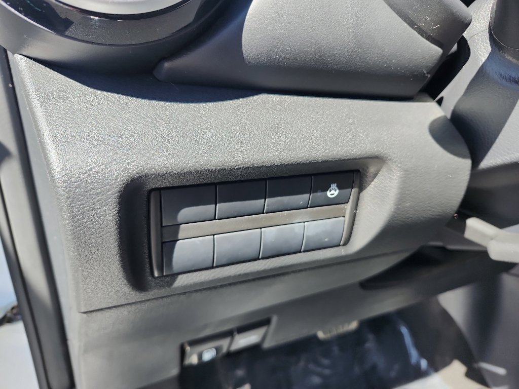 Used 2024 Nissan Kicks SR w/ SR Premium Package FWD image 19