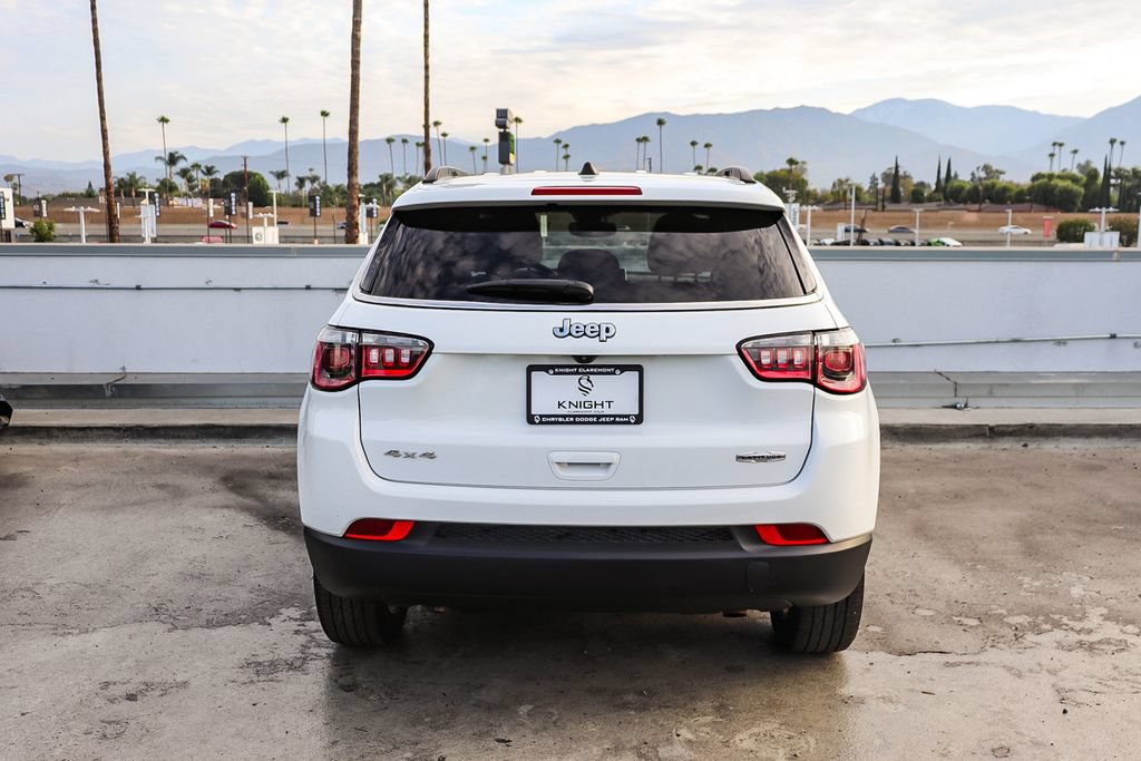 Used 2024 Jeep Compass Latitude AWD/4WD image 7