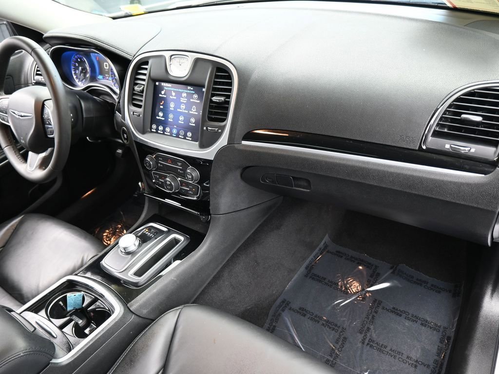 Used 2023 Chrysler 300 Touring L image 35