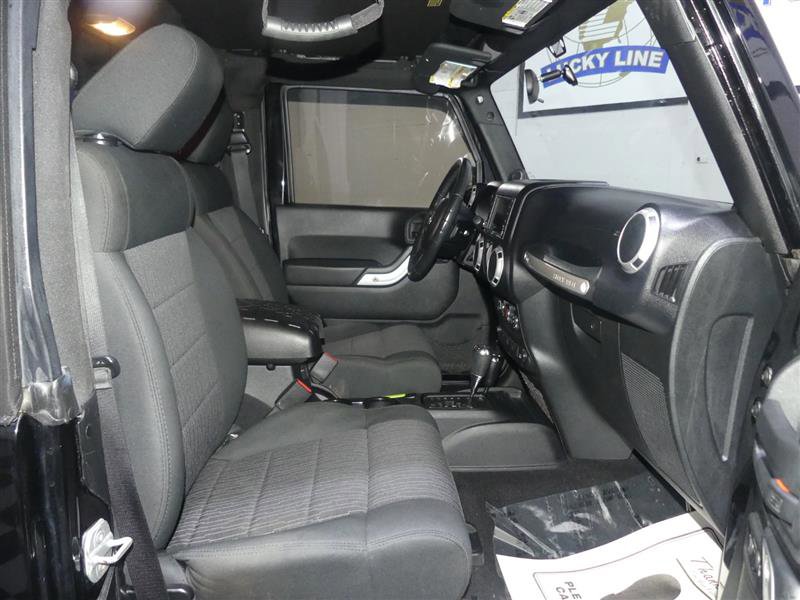 Used 2011 Jeep Wrangler Rubicon w/ Call of Duty Group image 19