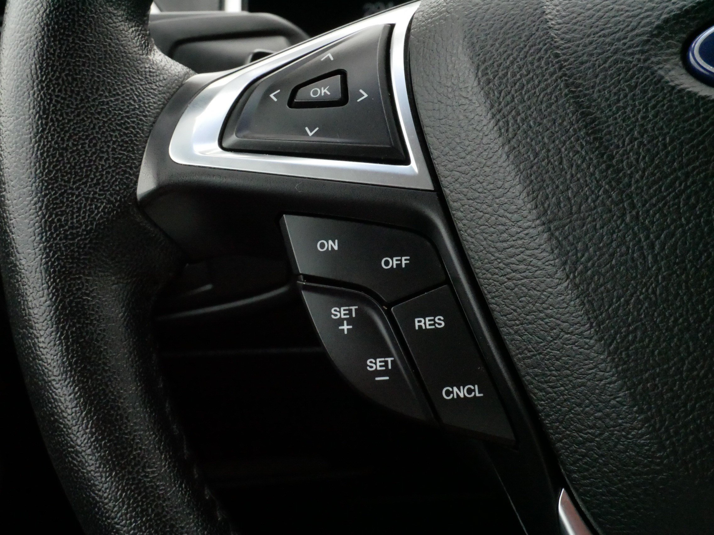 Used 2018 Ford Edge SEL w/ Equipment Group 201A AWD/4WD image 26