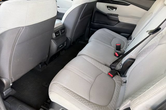 Used 2023 Honda Pilot LX image 14