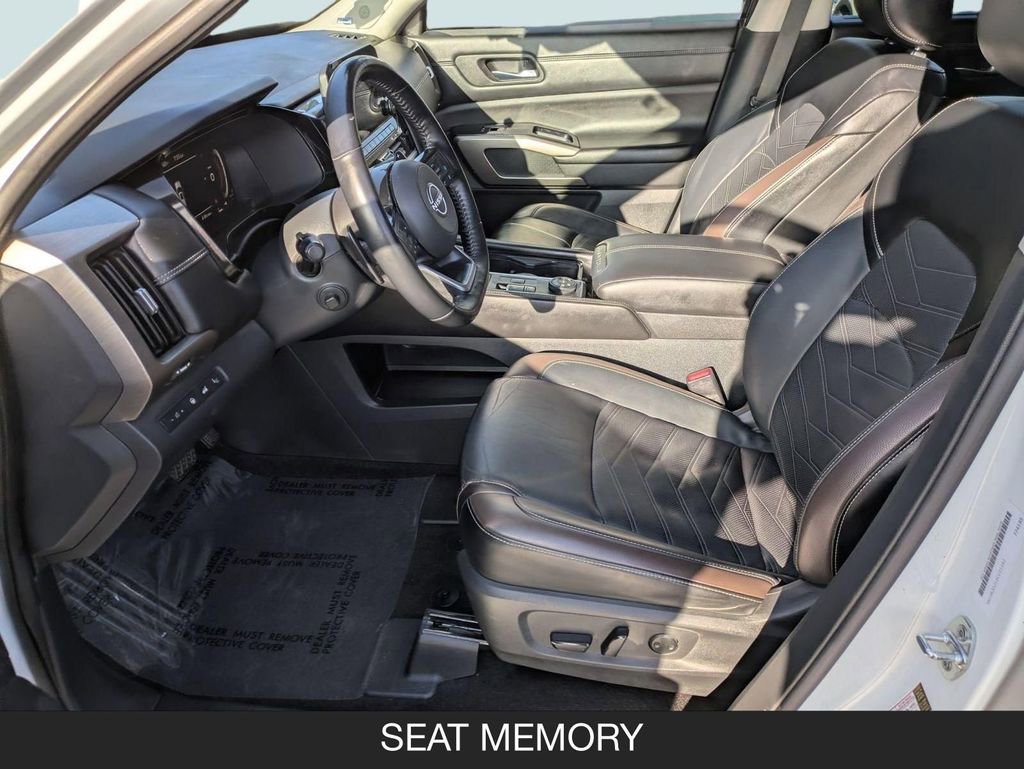 Used 2023 Nissan Pathfinder Platinum w/ Cargo Package image 14