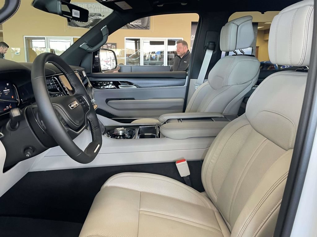 New 2026 Jeep Grand Wagoneer Summit w/ Premium Group III AWD/4WD image 24