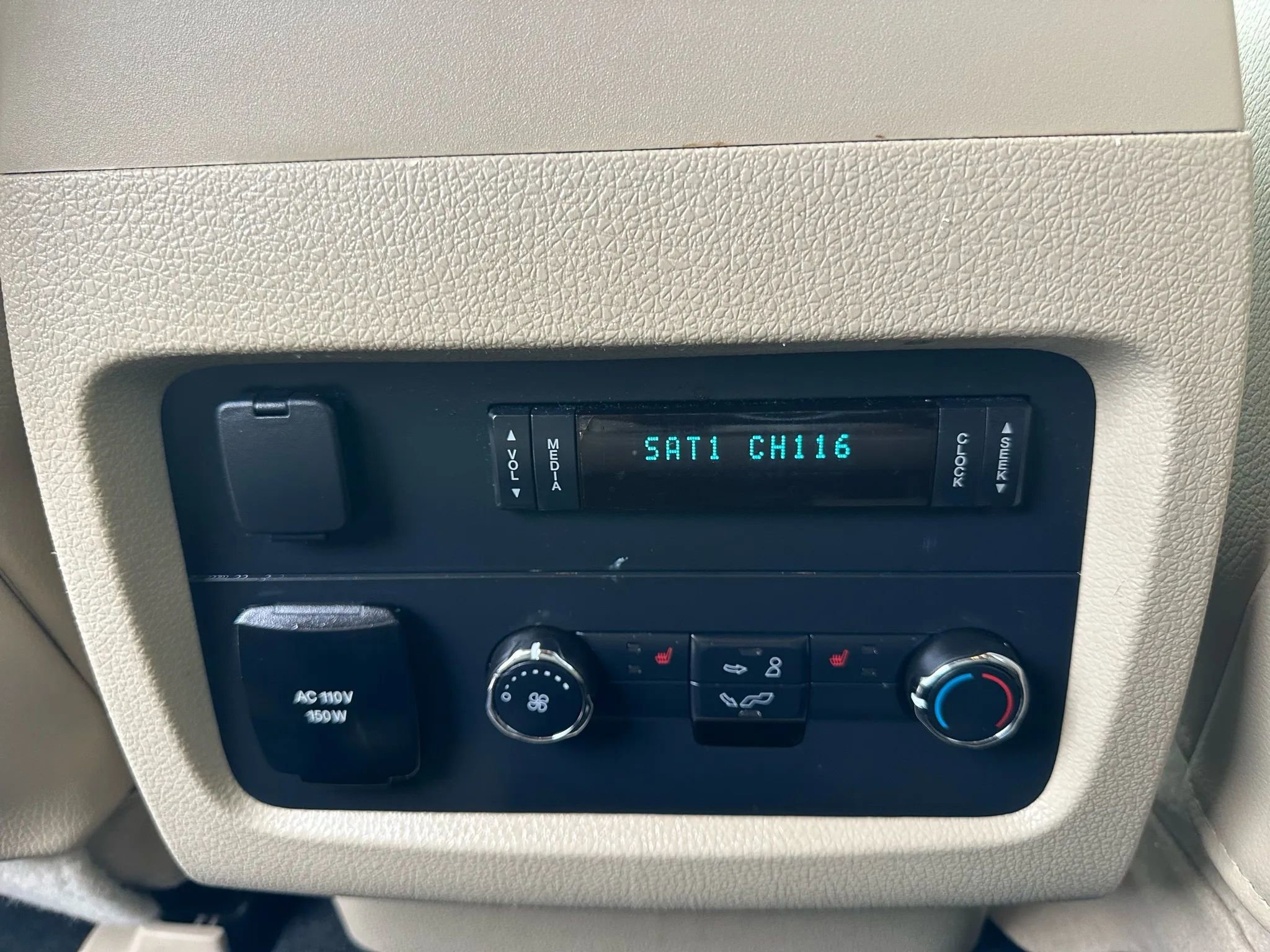 Used 2016 Ford Expedition Limited w/ Equipment Group 301A AWD/4WD image 34