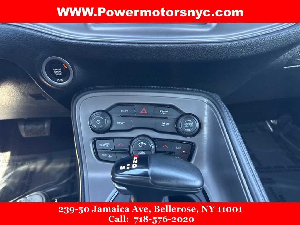 Used 2023 Dodge Challenger SXT image 30