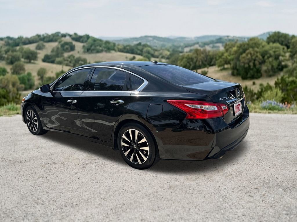 Used 2017 Nissan Altima 2.5 SV w/ Convenience Package FWD image 8