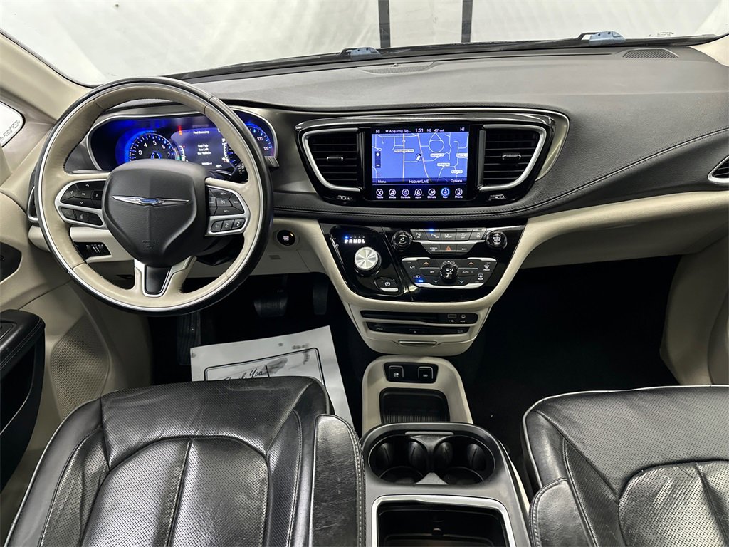 Used 2017 Chrysler Pacifica Limited w/ UConnect Theater Package image 27