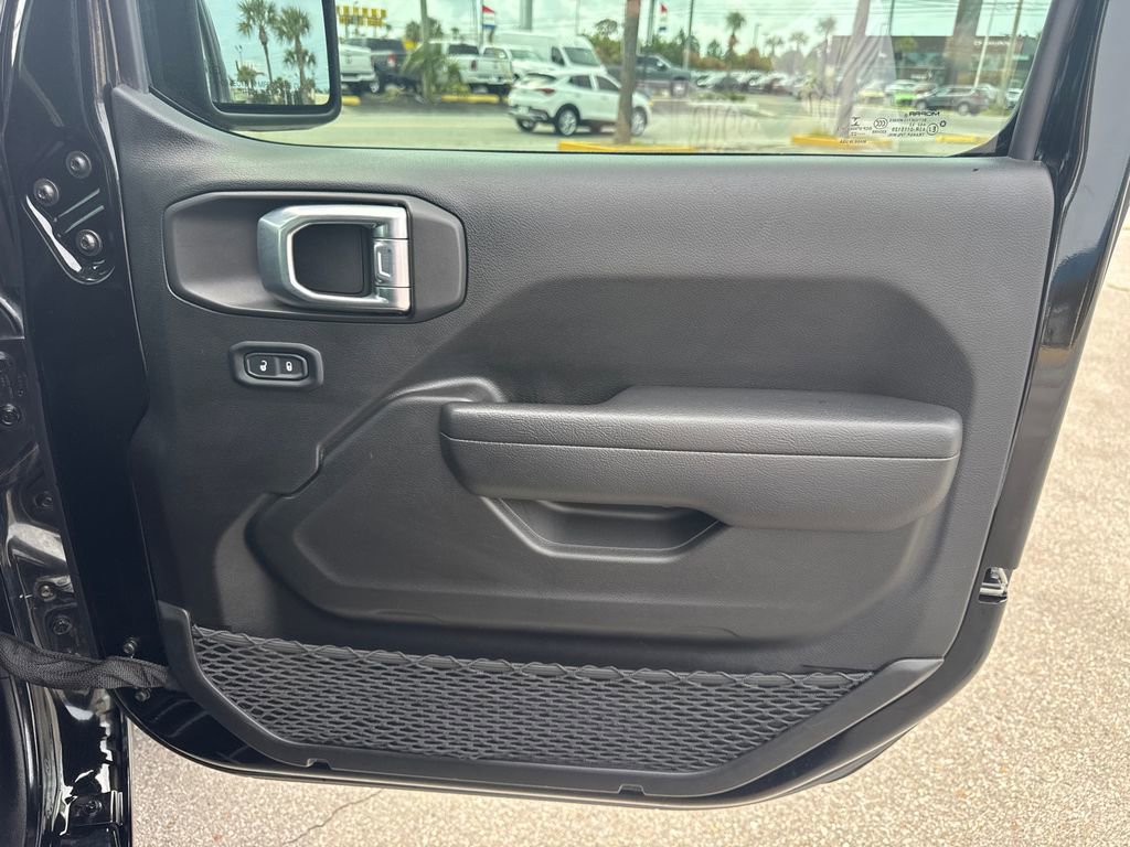 Used 2022 Jeep Gladiator Sport AWD/4WD image 18