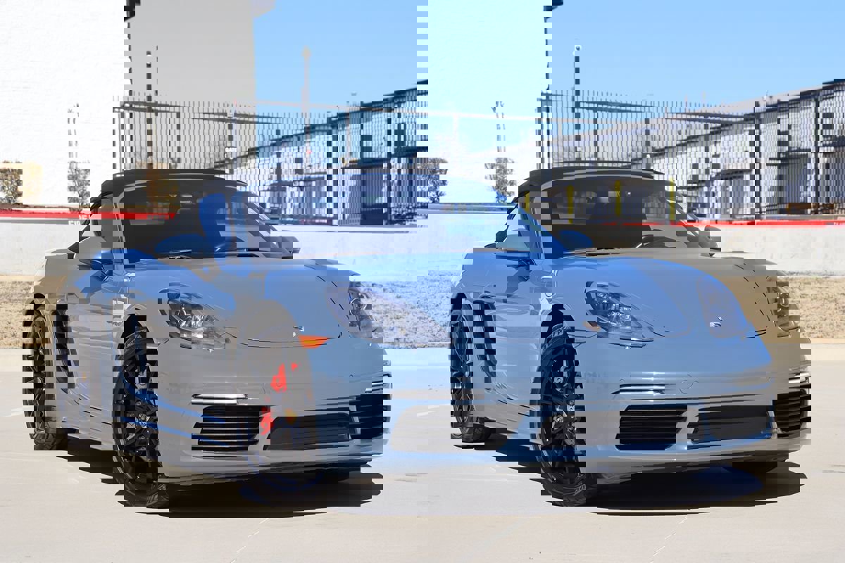 Used 2017 Porsche 718 Boxster S image 3