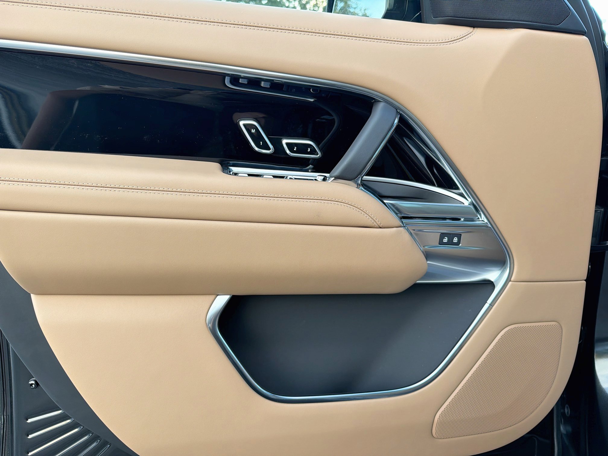 New 2027 Land Rover Range Rover SE AWD/4WD image 23
