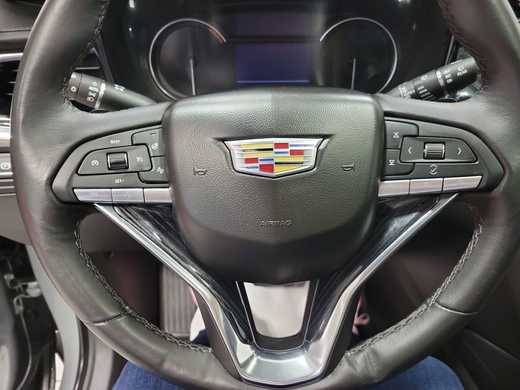 Used 2025 Cadillac XT6 Premium Luxury image 51