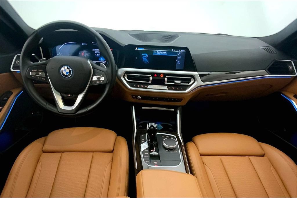 Used 2022 BMW 330e xDrive w/ Premium Package AWD/4WD image 16