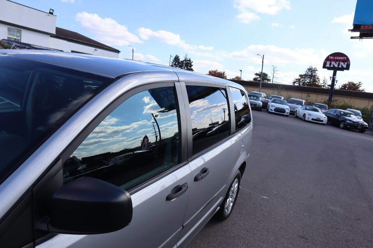 Used 2013 RAM C/V Tradesman image 38