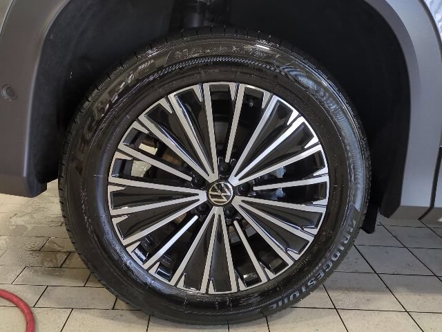 Used 2025 Volkswagen Tiguan S AWD/4WD image 27