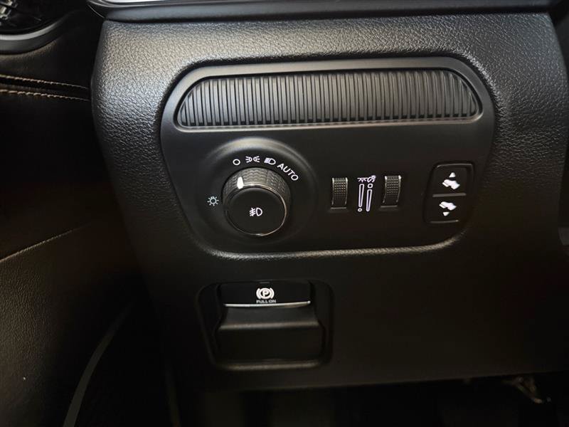 Used 2024 Jeep Wagoneer Series II AWD/4WD image 35