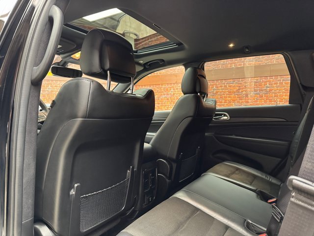 Used 2022 Jeep Grand Cherokee Laredo X image 24