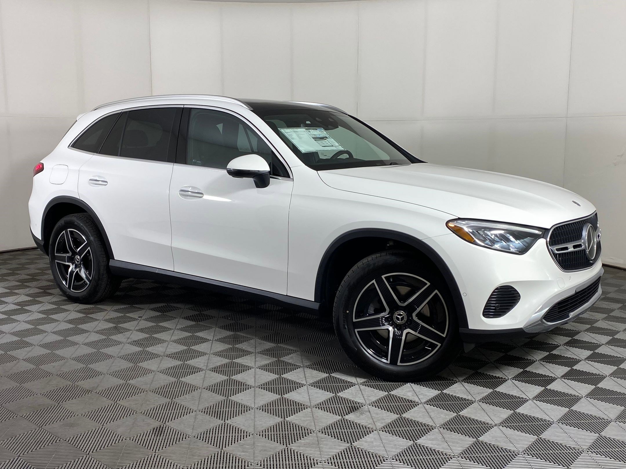 Used 2026 Mercedes-Benz GLC 300 4MATIC image 6