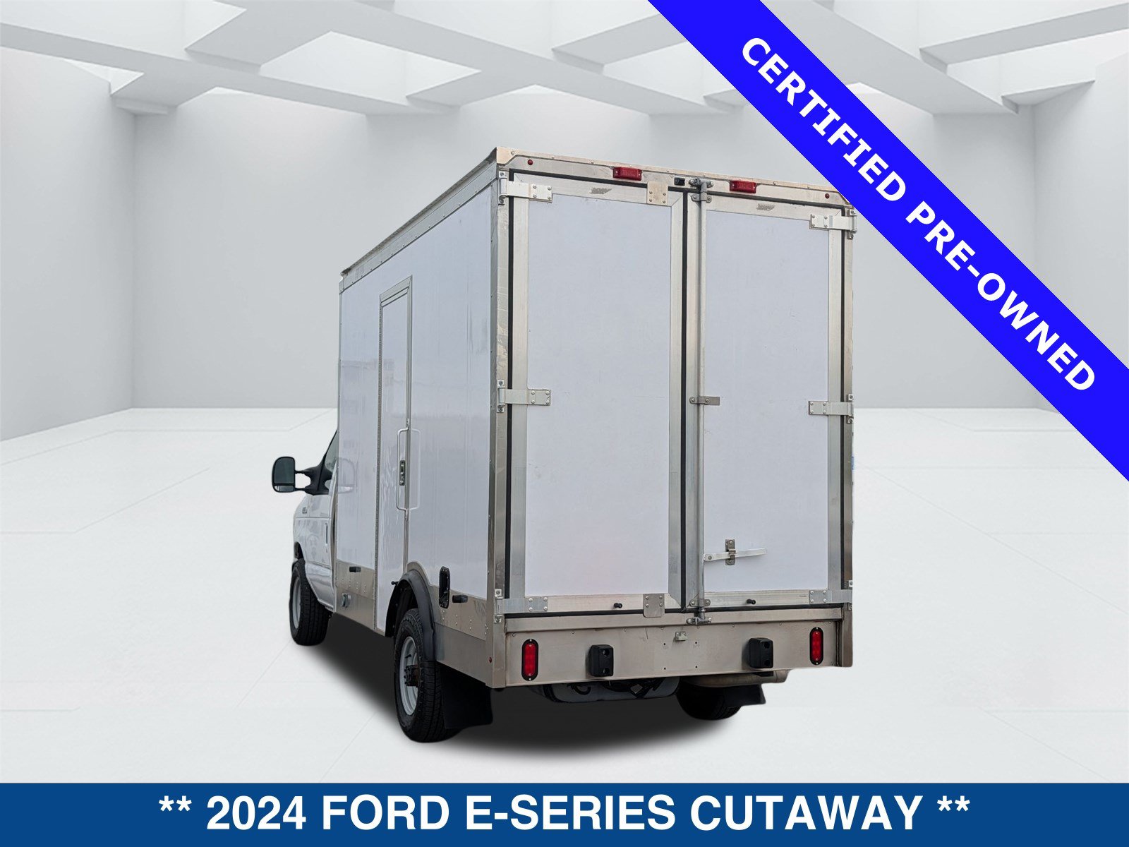 Certified 2024 Ford E-350 and Econoline 350 Super Duty w/ Power Windows & Locks Group RWD image 6