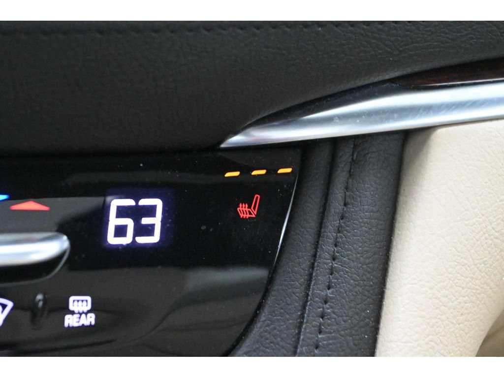 Used 2018 Cadillac XT5 Luxury w/ Driver Awareness Package AWD/4WD image 45