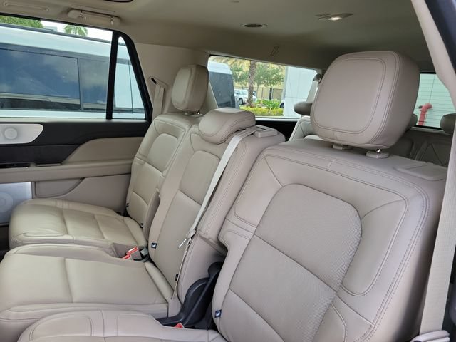 Certified 2022 Lincoln Navigator L Reserve RWD image 12