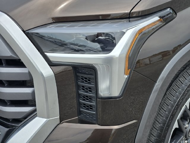 Used 2025 Toyota Tundra Limited w/ Power Package AWD/4WD image 8
