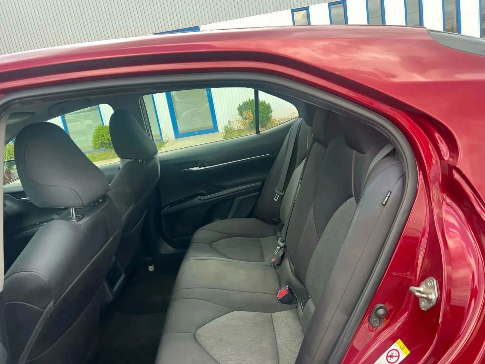 Used 2018 Toyota Camry LE image 11