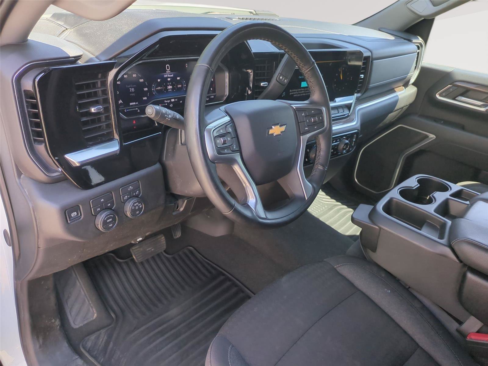 Used 2025 Chevrolet Silverado 2500 LT w/ Convenience Package AWD/4WD image 16