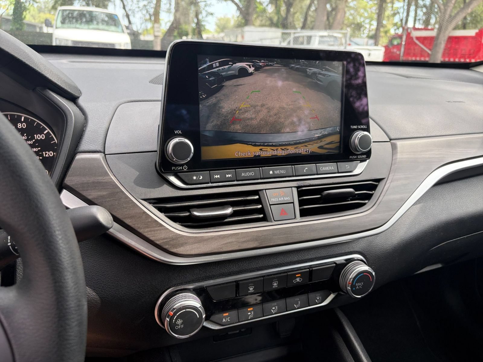 Used 2025 Nissan Altima 2.5 SV FWD image 20