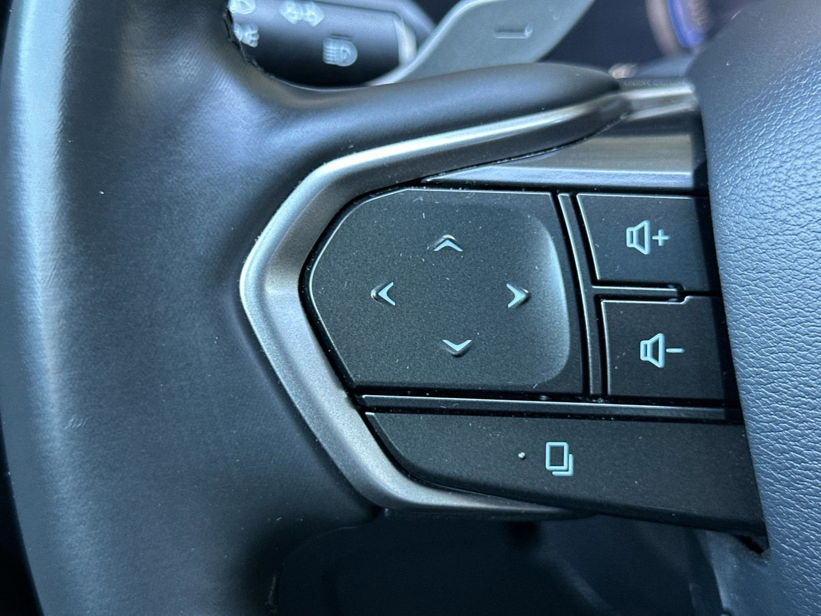 Used 2023 Lexus RZ 450e Premium w/ Technology Package image 27