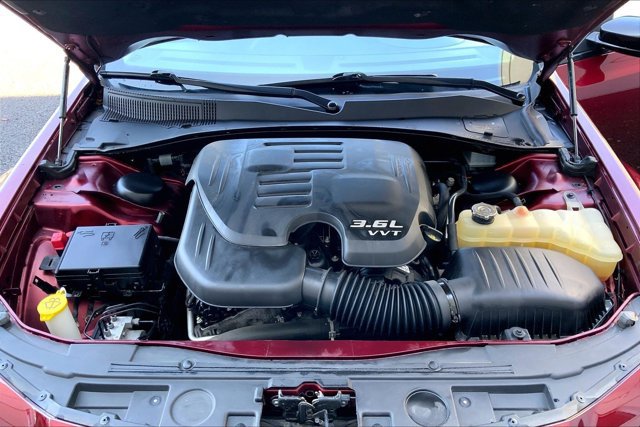 Used 2019 Chrysler 300 Touring w/ Sport Appearance Package AWD/4WD image 9