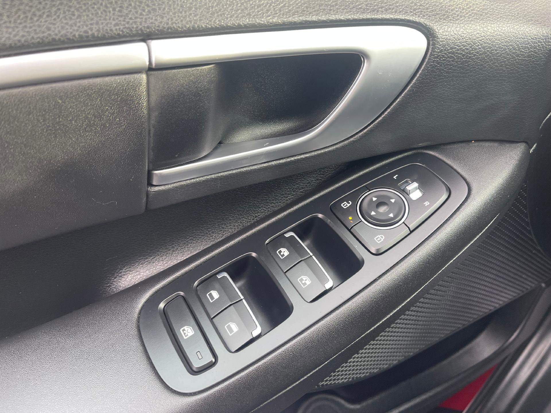 Used 2025 Hyundai Sonata SEL image 15