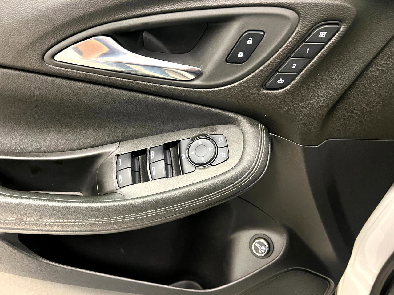 Used 2023 Buick Encore GX Essence w/ Experience Buick Package image 25