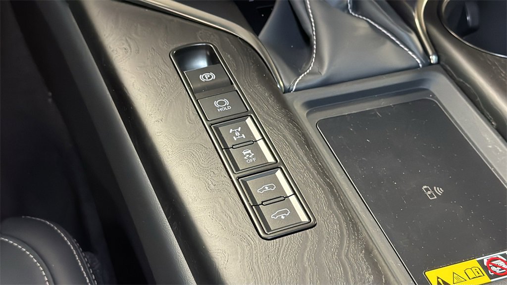 New 2025 Lexus LX 600 4WD w/ Luxury Package image 23