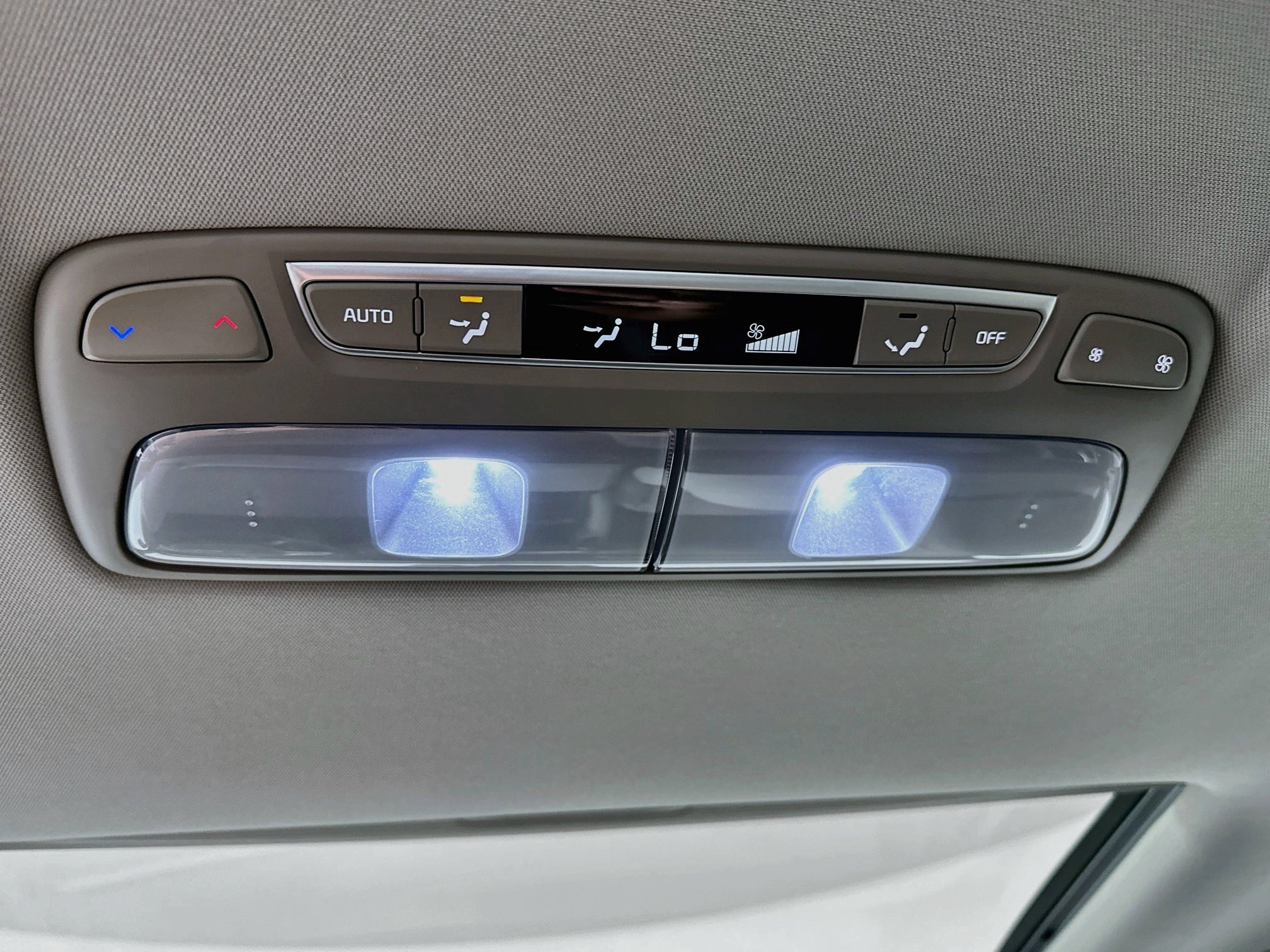 Used 2025 Kia Telluride S FWD image 28
