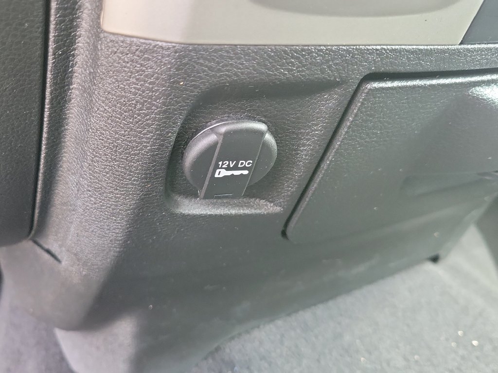 Used 2020 RAM 1500 Classic SLT AWD/4WD image 19