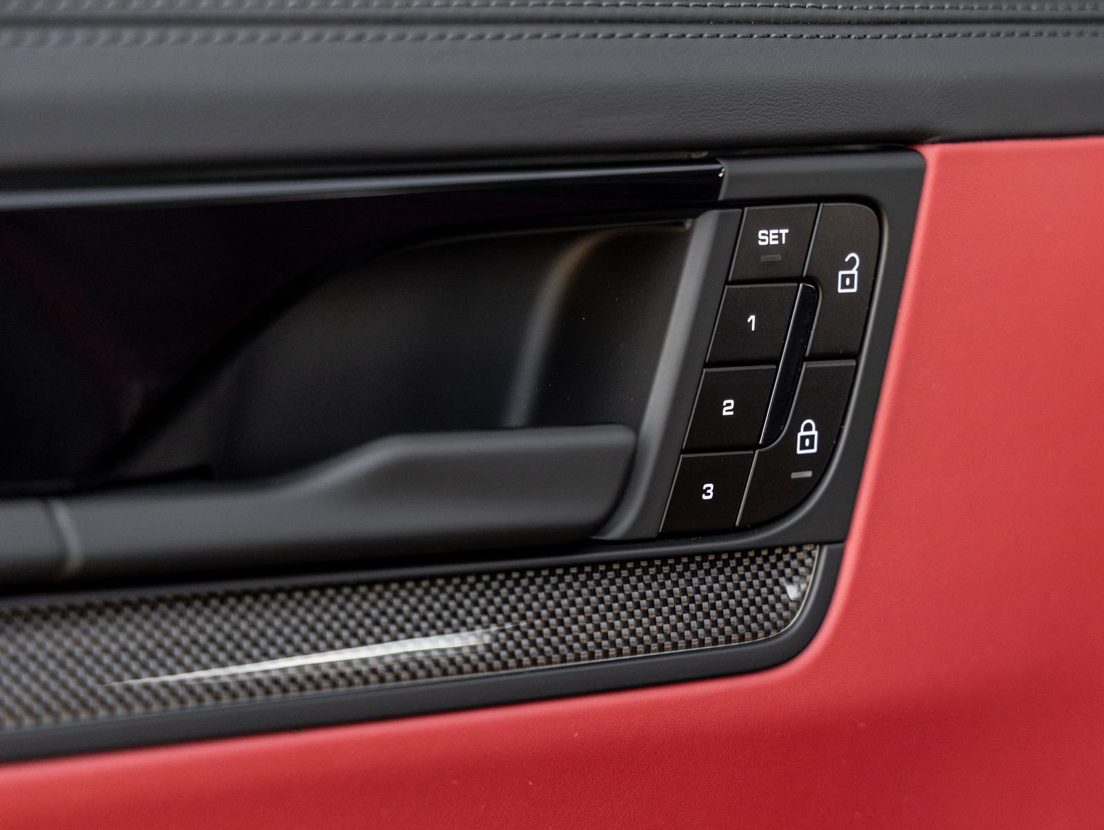 Certified 2025 Porsche Cayenne GTS AWD/4WD image 20