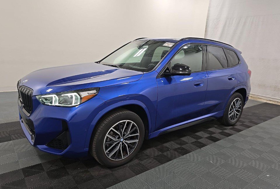 Used 2023 BMW X1 xDrive28i w/ M Sport Package AWD/4WD image 1