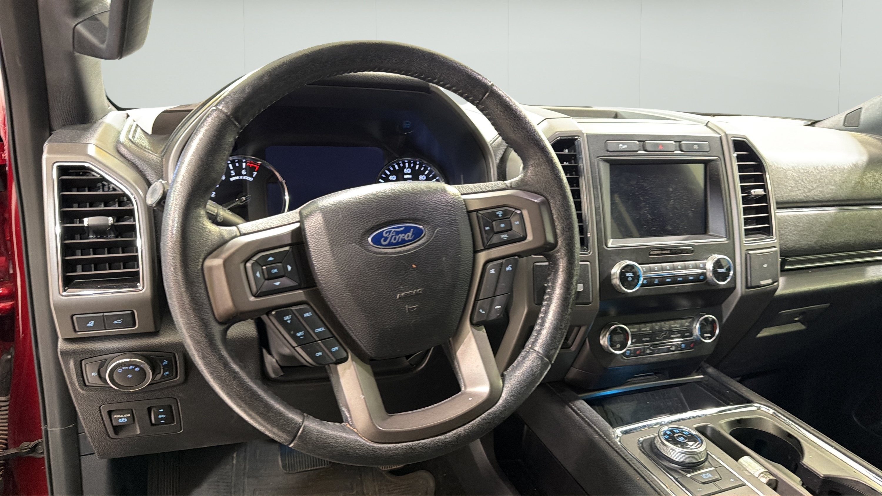 Used 2019 Ford Expedition Max XLT w/ Equipment Group 202A RWD image 12