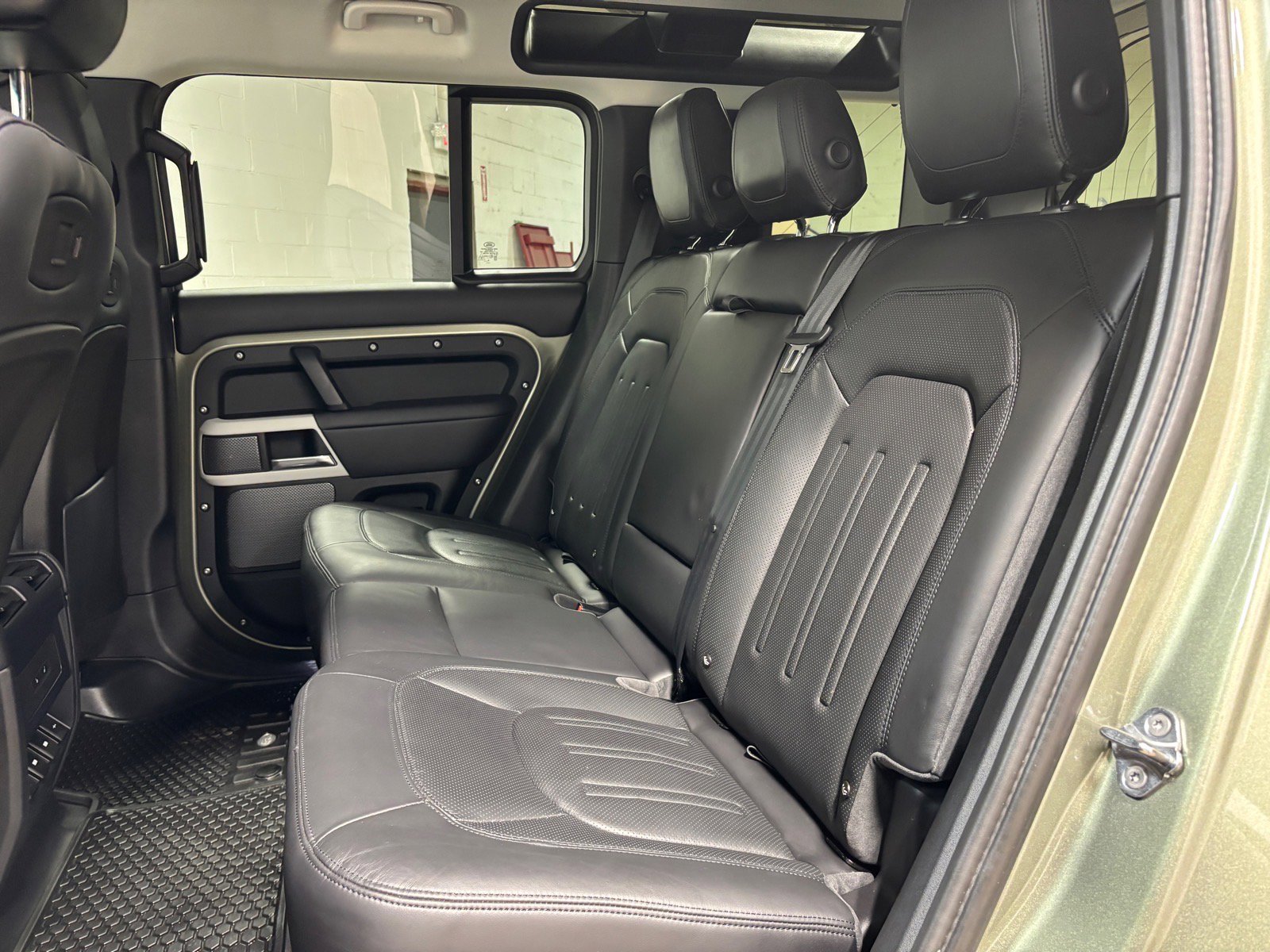 Used 2020 Land Rover Defender 110 HSE AWD/4WD image 28