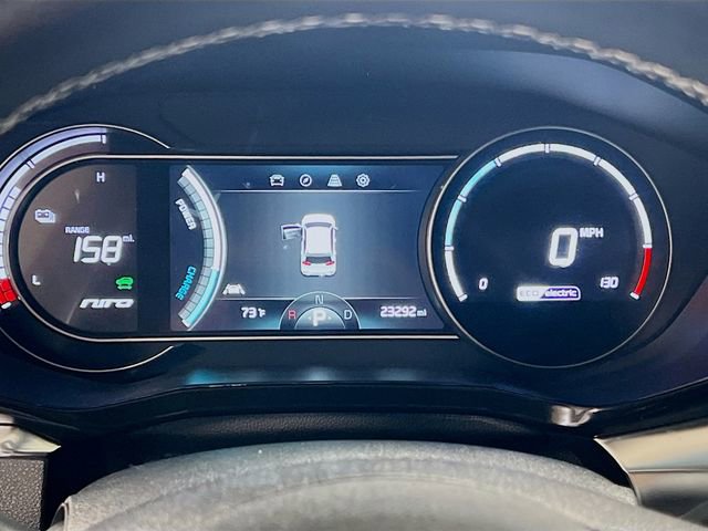 Used 2022 Kia Niro EX image 12