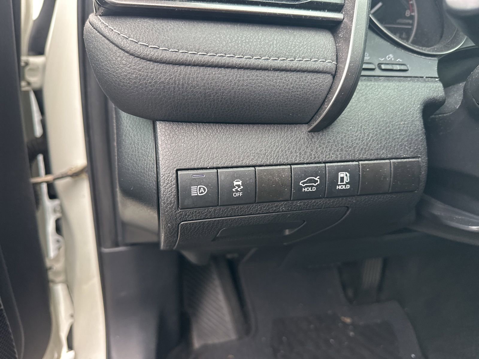 Certified 2022 Toyota Camry SE w/ Carpet Mat Package (TMS) image 5