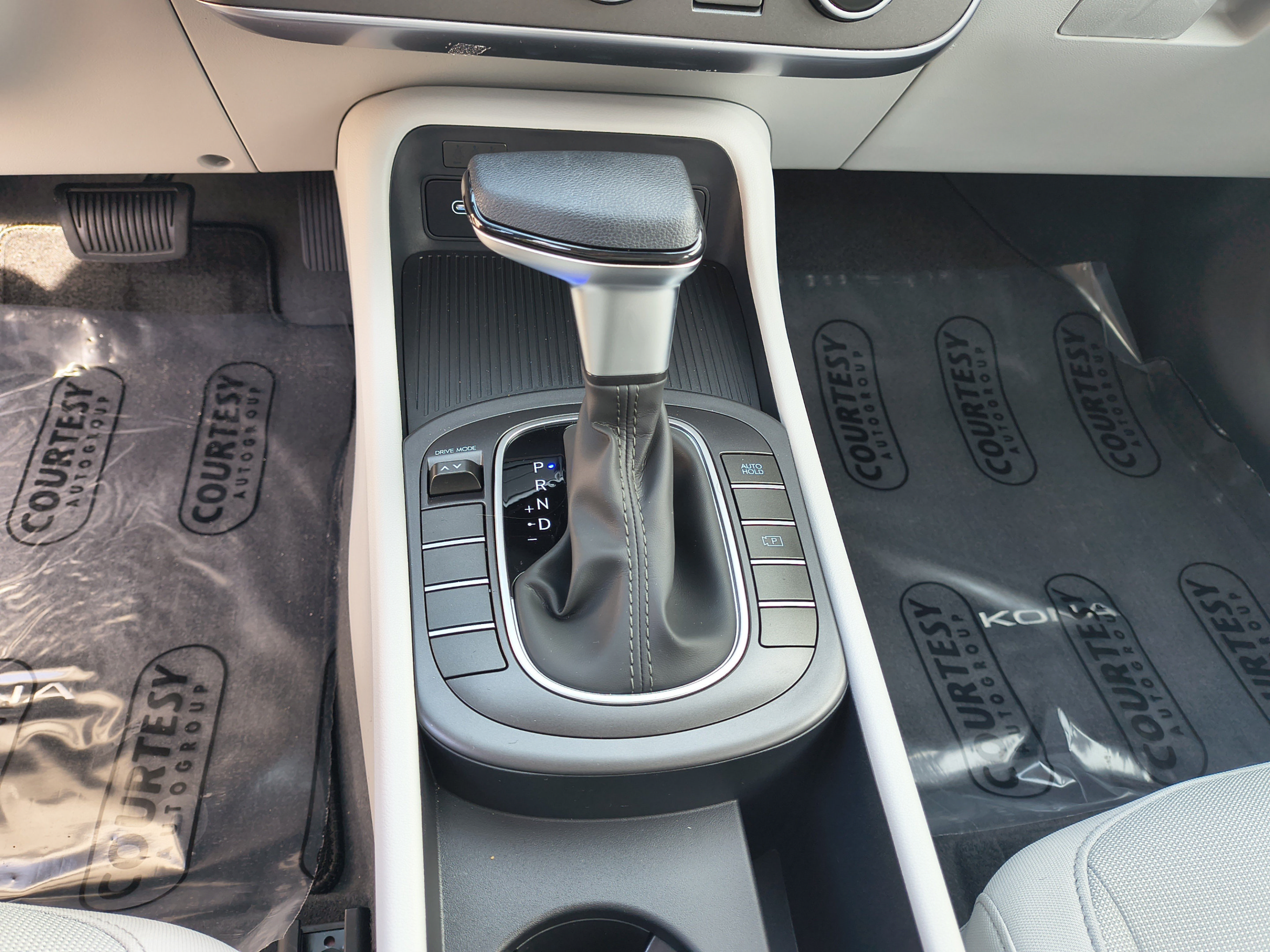 New 2027 Hyundai Kona SE FWD image 25
