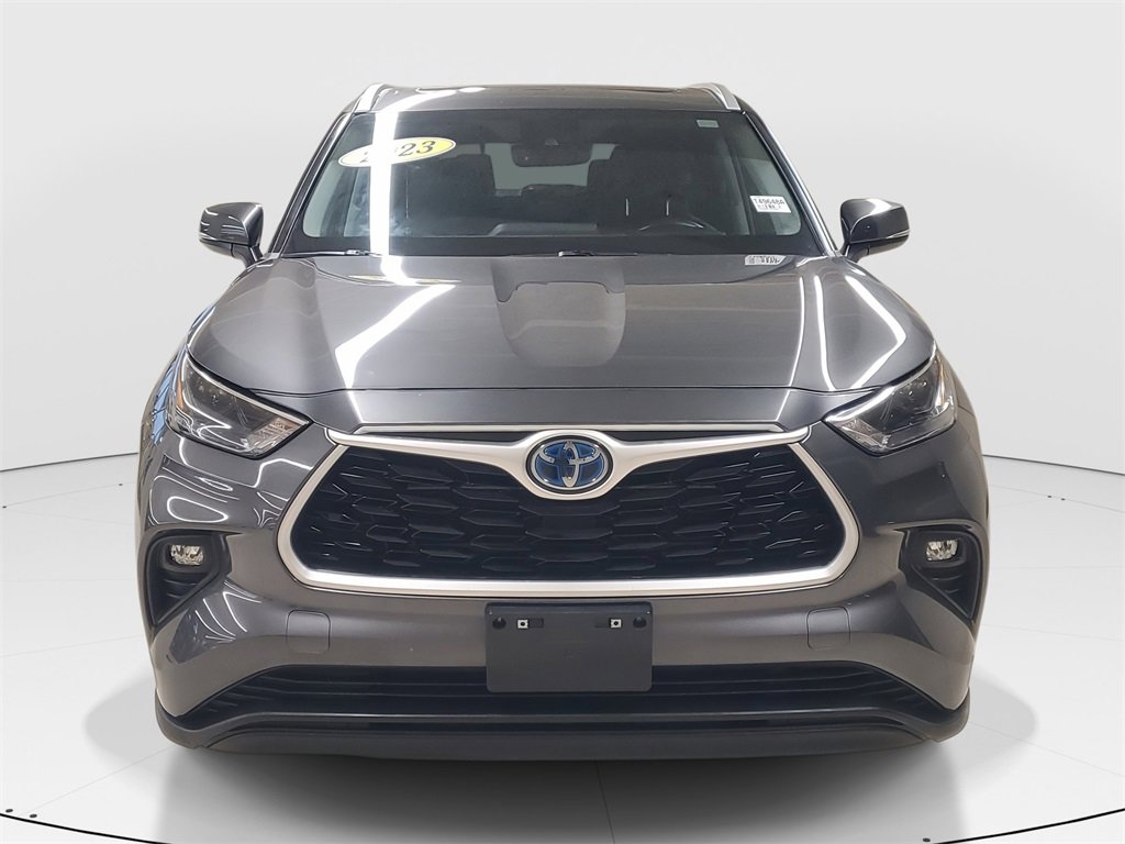 Certified 2023 Toyota Highlander XLE image 2