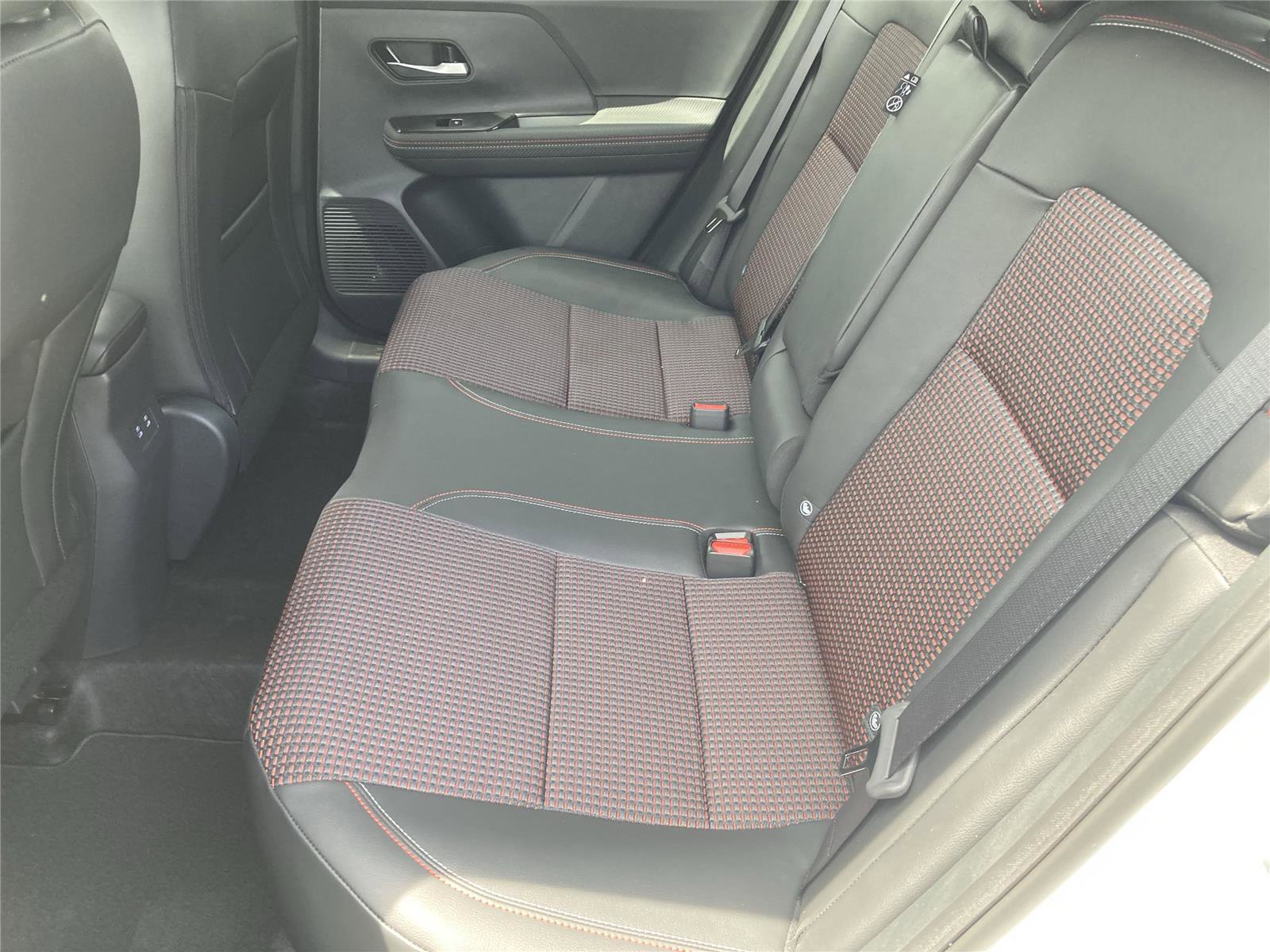 New 2025 Nissan Kicks SR image 19