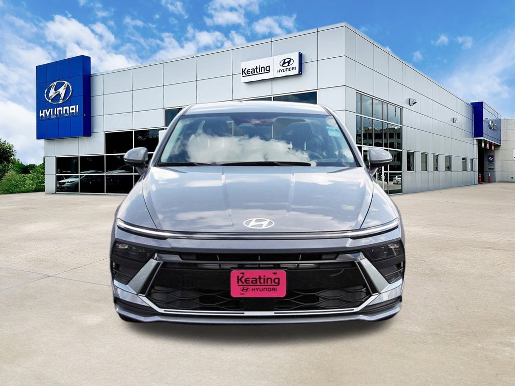 Used 2025 Hyundai Sonata SE FWD image 2